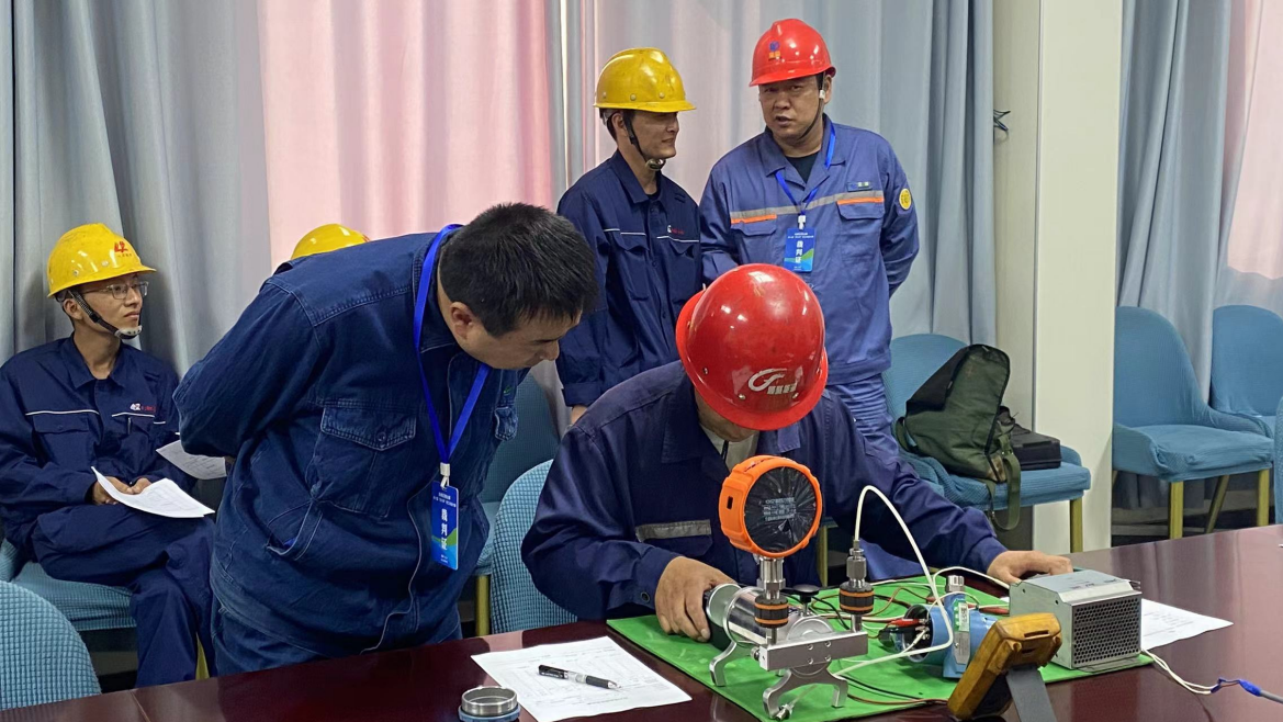 安陽市殷都區(qū)總工會舉辦安陽市新型化工產(chǎn)業(yè)集群技能競賽暨第十屆“同興杯”職工技能大賽